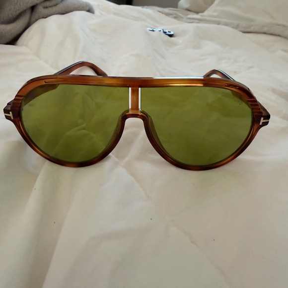 Tom Ford Accessories - Tom Ford Brown Tortoise Frame Sunglasses with Amber Lenses